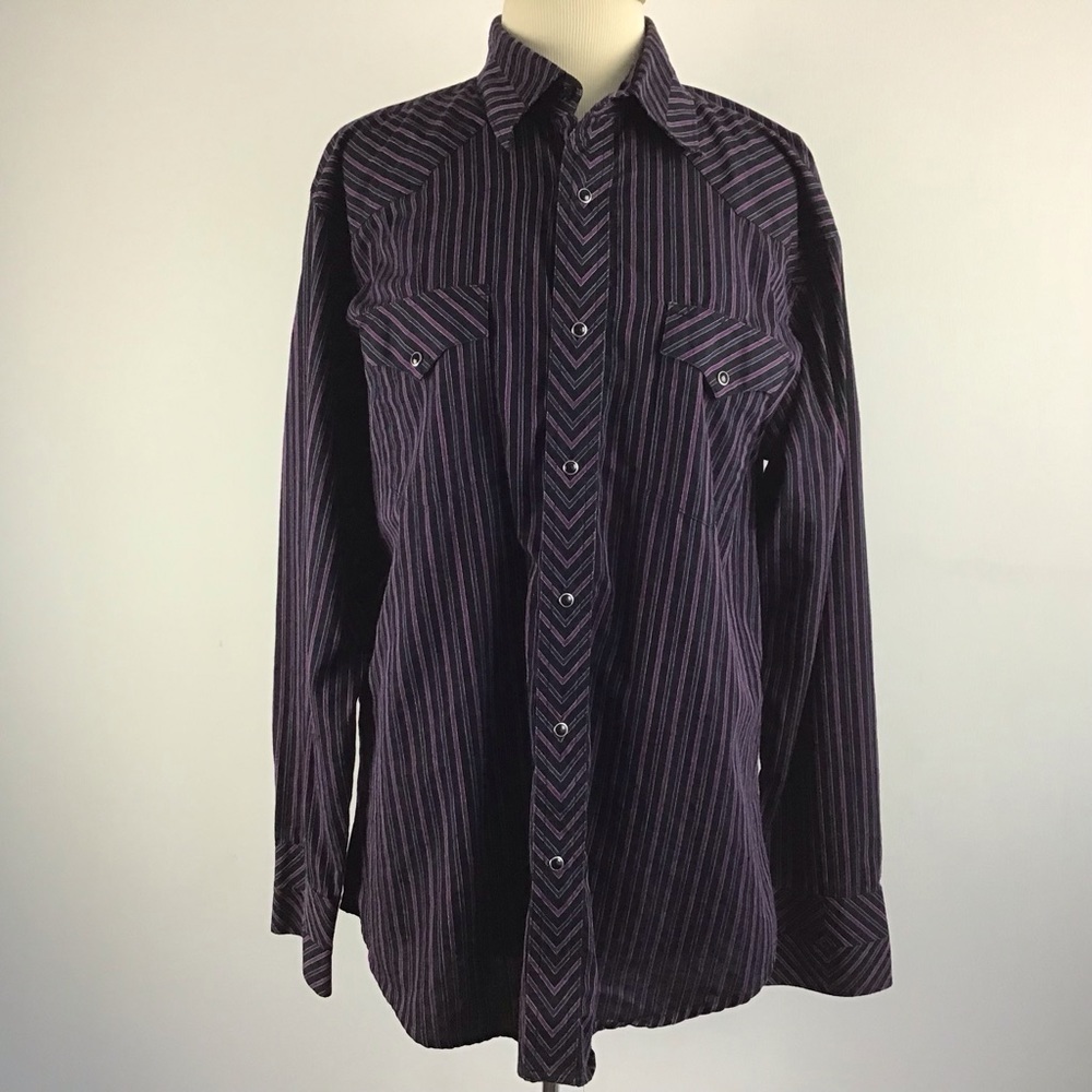 Wrangler Men’s Western Two Pocket Snap Shirt. Cotton size Large.